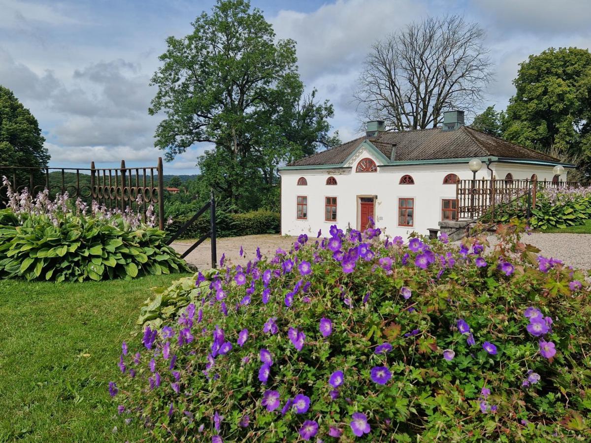 Naeaes Slott ξενώνας Floda  Εξωτερικό φωτογραφία