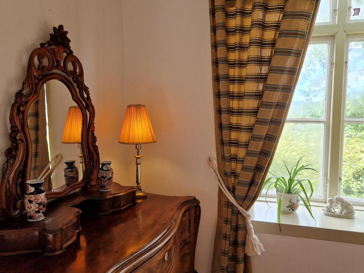 Naeaes Slott ξενώνας Floda  Εξωτερικό φωτογραφία